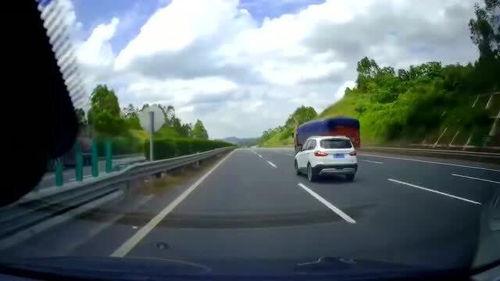 国产车里有自动避让吗视频,自动避让功能引领安全驾驶新体验