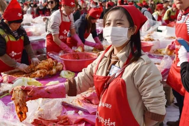 山东人吃国产泡菜视频,国产泡菜新吃法大揭秘